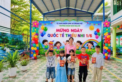 Trường MN Họa Mi tổ chức Tết thiếu nhi cho các con em của CBCCVC trong trường