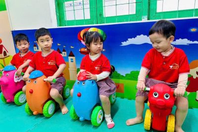 Các bé tham gia hoạt động tại trường MN Hoạ Mi